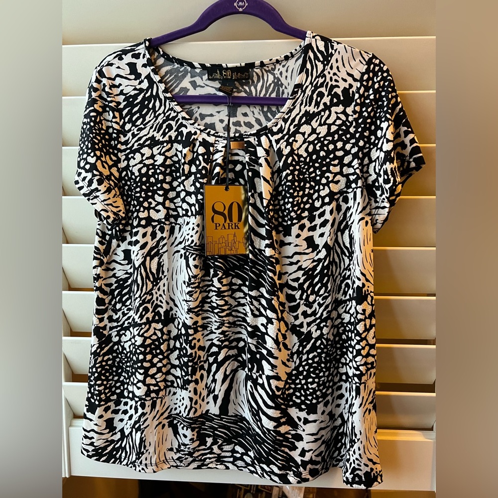 80 Park - Black/White - Short Sleeve Blouse - NWT - Large